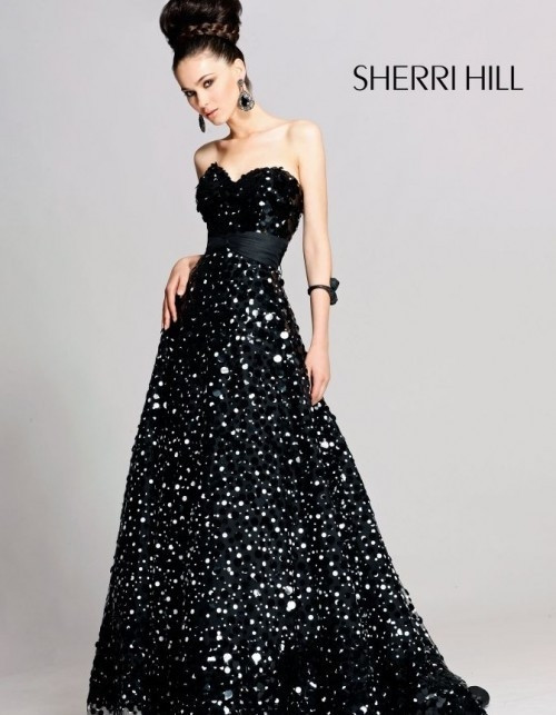 Черное вечернее платье – классическое воплощение элегантности и красоты